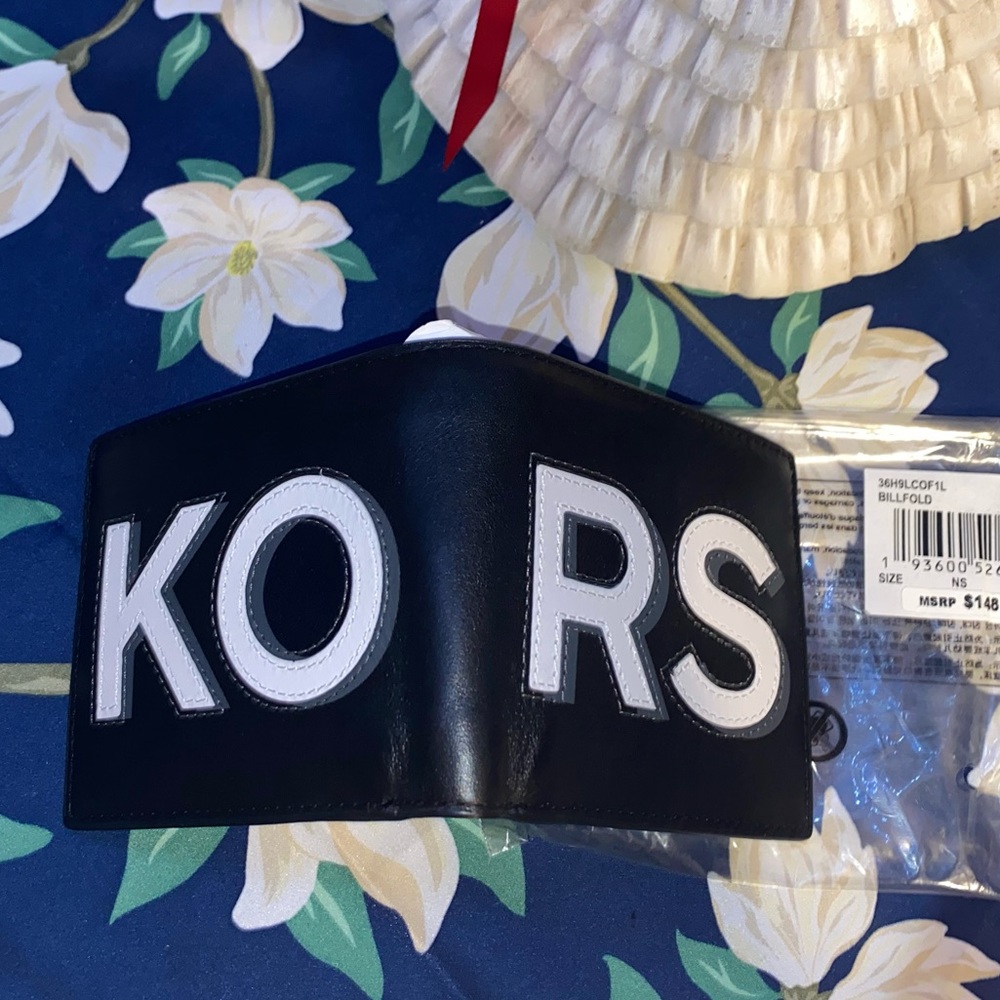 MICHAEL KORS COOPER KORS LEATHER WALLET